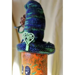 Geldgeschenk  OSSI SNOW, nette Idee zum Nikolaus, witziges Upcycling-Projekt, gestaltet mit Acrylfarbe, Wolle und Filz