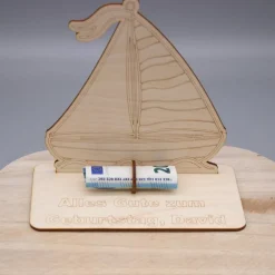 Geldgeschenk Segelboot - aus Holz personalisiert