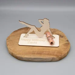 Geldgeschenk sexy Frau - aus Holz personalisiert