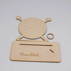 Geldgeschenk Stricken - aus Holz personalisiert
