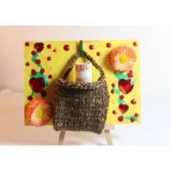 Geldgeschenk TASCHERL GÄNSEBLÜMCHEN Collage auf einer Malplatte inklusive Staffelei und einer kleinen Wolltasche
