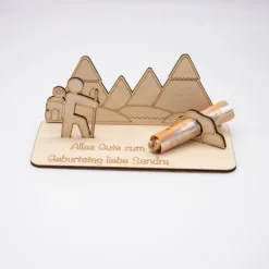 Geldgeschenk Wandern - aus Holz personalisiert