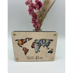 Geldgeschenk Weltkarte aus Holz – Personalisiertes Geschenk zur Hochzeit, Geburtstag & mehr