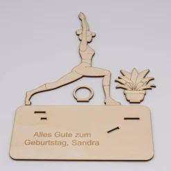 Geldgeschenk Yoga - aus Holz personalisiert