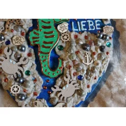 Geldgeschenk zum Muttertag oder Vatertag SEEPFERD, Collage, abstrakt gestaltet auf einem herzförmigen Keilrahmen