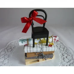 Geldgeschenk zum Umzug, zur Renovierung, für Möbel, auf kleiner Palette