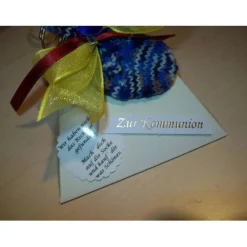 Geldgeschenk zur Kommunion oder Taufe – Dreieckschachtel mit Socke & Schlüsselanhänger