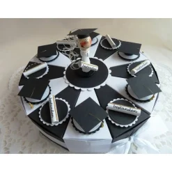 Geldgeschenk/Geldgeschenktorte/Schachteltorte zur Promotion/für eine Abiturientin, 23 cm Ø