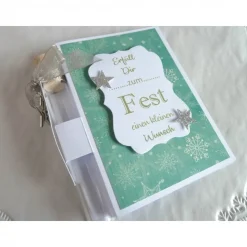 Geldgeschenkverpackung zu Weihnachten im Reagenzröhrchen