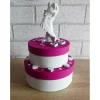 Geldgeschenkverpackung zweistöckige Torte mit Brautpaar und Verzierungen (pink-weiß)
