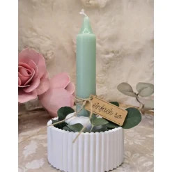 Geriffelte Raysin Schale mit Kerze, Eukalyptus & Anhänger – Handgemachtes Geschenk "einfach so"