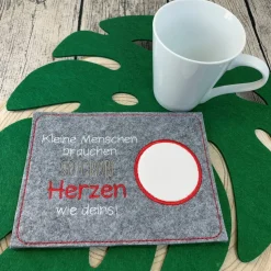 Geschenk für Erzieherin, Abschied im Kindergarten, personalisiert, Untersetzer aus Filz, bestickter Untersetzer