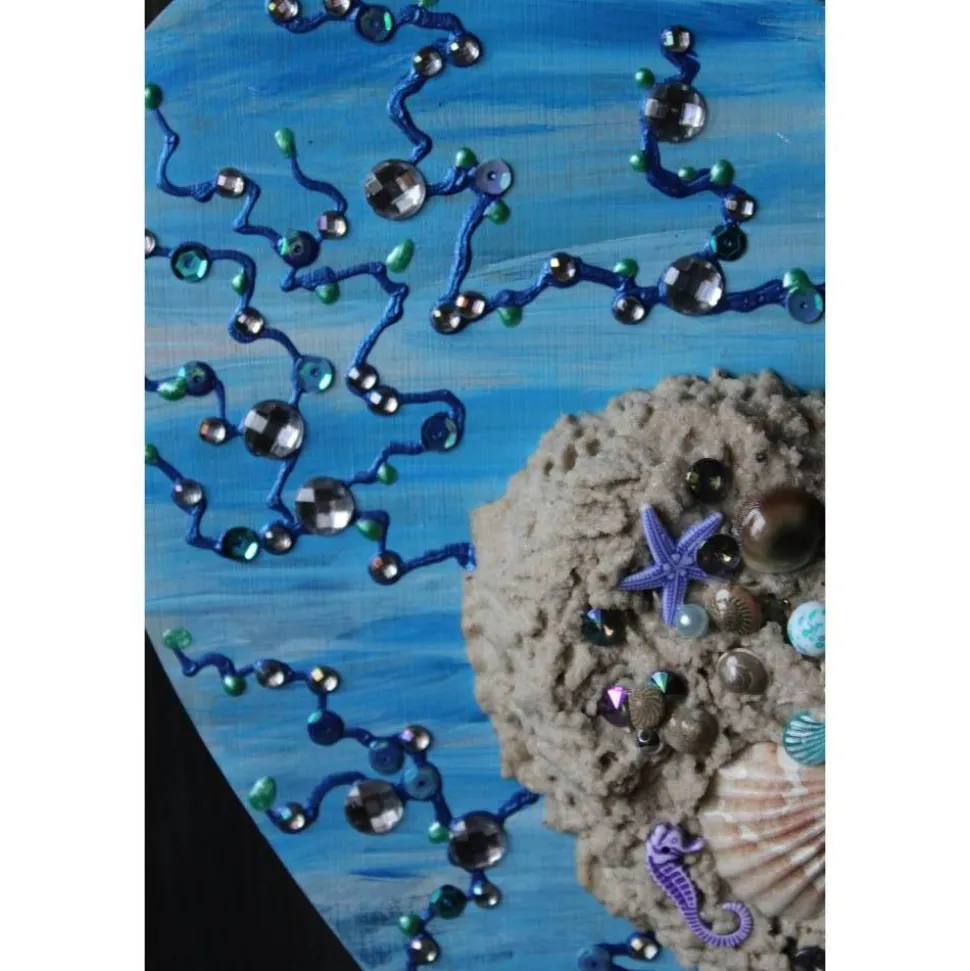 Geschenk zu Muttertag Valentinstag STRANDSPAZIERGANG maritime Collage, abstrakt gestaltet auf herzförmigem Bambusbrett