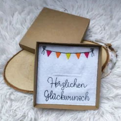 Geschenkbox "Glückwunsch Wimpel"