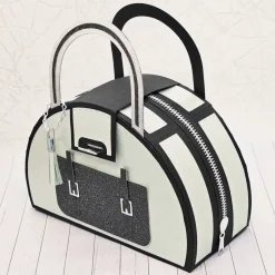 Geschenkbox Handtasche Unikat – elegante Verpackung aus 300 g/m² Fotokarton mit floraler Innenverzierung