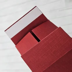 Geschenkbox Herz rot mit Wichtelanhänger – Romantische Geschenkidee für Verliebte