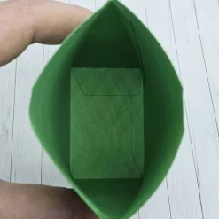 Geschenkbox Ostern mit Hasenwichtel grün/braun & Osterei – originelle Osterverpackung