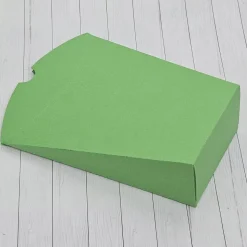 Geschenkbox Ostern mit Hasenwichtel grün/braun & Osterei – originelle Osterverpackung