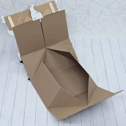 Geschenkbox Oster-Wichtel | Handgefertigt | Schubkarre & bunte Eier | Box für Geld & Gutscheine | Abnehmbarer Anhänger