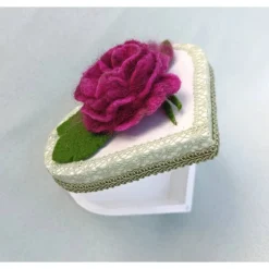 GESCHENKSCHACHTEL, AUFBEWAHRUNG, Holzherz, Filzblüte, Handmade, Geschenk Geburtstag, Muttertag,Schmuckaufbewahrung