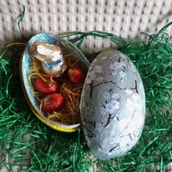 Geschenkschachtel Osterei zum Befüllen "Silberne Pflaumenblüten"