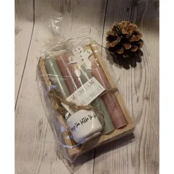 Geschenkset Stabkerzen (kurz) mit Kerzenhalter auf Holzklötzchen