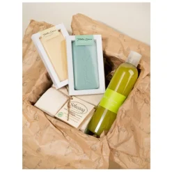 Geschenkset, 8-teilig: 3 Seifen und 3 Tücher in Geschenkverpackung