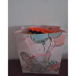 Geschenkset zur Geburt - Babydecke, Babyspielzeug und Karte