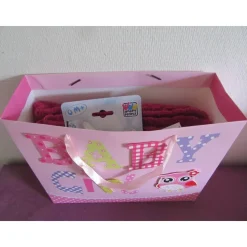 Geschenkset zur Geburt - Babydecke, Babyspielzeug und Karte