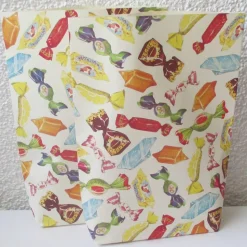 Geschenktüte Bonbons, 2 Stück Bonbontüten, Bodenbeutel-Papiertüten aus Geschenkpapier von Grafiche Tassotti