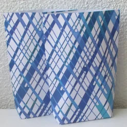 Geschenktüte Gitter in Blautönen, 4 Stück Bodenbeutel-Papiertüten aus Geschenkpapier