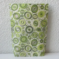 Geschenktüte mit Kreisen und Ellipsen in Grüntönen, 2 Stück Bodenbeutel-Papiertüten