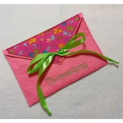 Geschenkumschlag mit Stickerei "Überraschung"  Umschlag