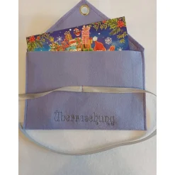 Geschenkumschlag mit Stickerei 