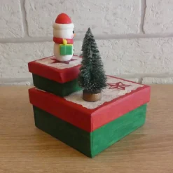 Geschenkverpackung (2 Schachteln ) mit Schneemann und Tannenbäumen