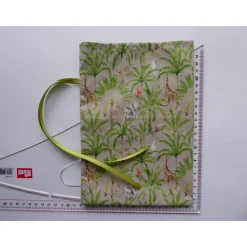 Geschenkverpackung aus Stoff beige mit Palmen und Tieren Stoffbeutel Geschenksäckchen