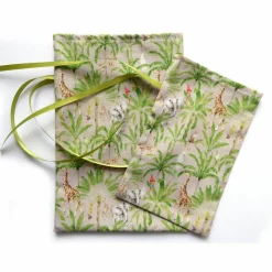 Geschenkverpackung aus Stoff beige mit Palmen und Tieren Stoffbeutel Geschenksäckchen