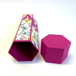 Geschenkverpackung Buntstift: Handgemachte Geschenkbox aus Karton zur Einschulung (6,2 x 22 cm)