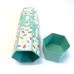 Geschenkverpackung Buntstift: Handgemachte Geschenkbox aus Karton zur Einschulung (6,2 x 22 cm)