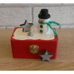 Geschenkverpackung Holztruhe mit Schneemann, Maus und Sternen