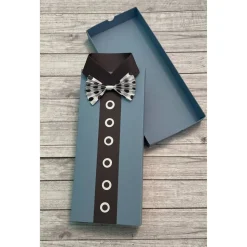 Geschenkverpackung in Hemden - Optik für Socken zum Geburtstag, Vatertag, Weihnachten etc., Box mit Fliege, Handarbeit