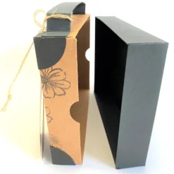 Geschenkverpackung in Kofferoptik aus Karton für ein Geldgeschenk zum Urlaub oder Reisegutschein (18x13,5x3,3 cm)