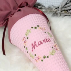 Geschwistertüte & Schultüte personalisiert – Rosa Zuckertüte mit Blumenkranz & Name bestickt