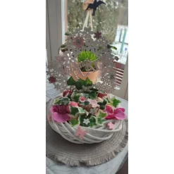 Gesteck in weißem Weidenkranz Lieblingsplatz m.beleuchtung 30x30cm