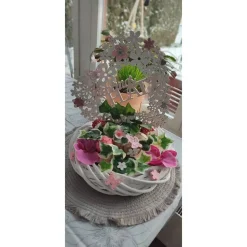 Gesteck in weißem Weidenkranz Lieblingsplatz m.beleuchtung 30x30cm