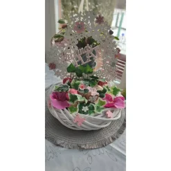 Gesteck in weißem Weidenkranz Lieblingsplatz m.beleuchtung 30x30cm