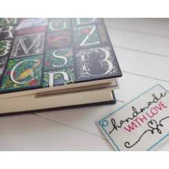 Gesticktes Lesezeichen Ostern Hase – Frohe Ostern auf weißem Kunstleder – Geschenk für Bücherfreunde