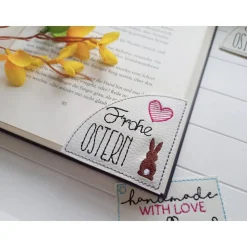 Gesticktes Lesezeichen Ostern Hase – Frohe Ostern auf weißem Kunstleder – Geschenk für Bücherfreunde