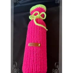 Gestrickte Socke als Verpackung für Flaschen