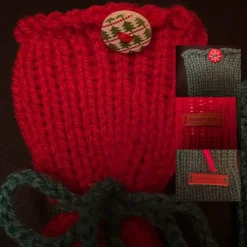 Gestrickte Socke als Verpackung für Flaschen